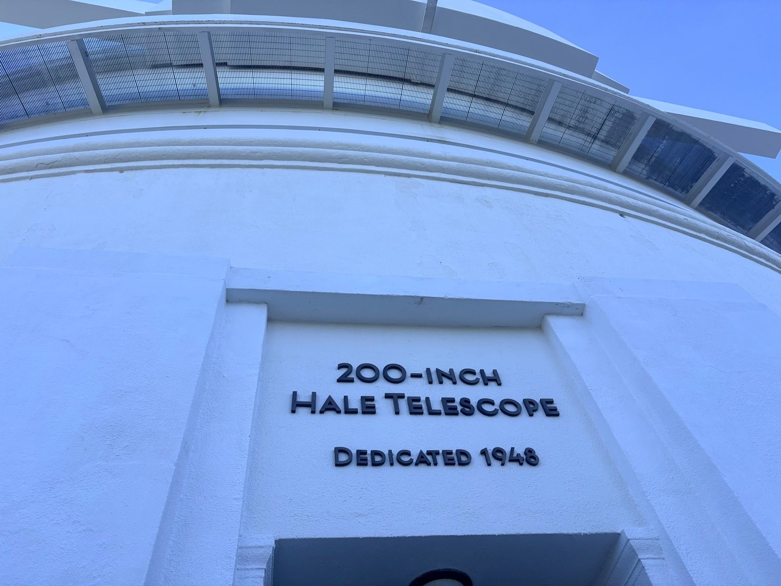 That's 200" in diameter!  I went inside - definitely looks like they filmed some movies there - that's a BIG telescope.