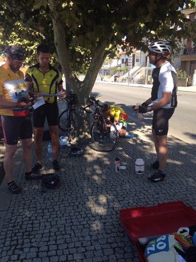 Wat komt daar uit die koffer?