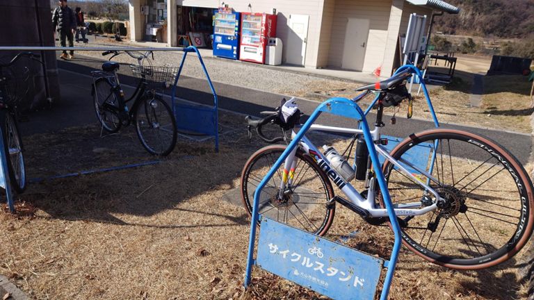 自立できる自転車はそこじゃなくて💦 と、ここへ寄る都度思ってる。