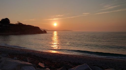 Stunning sunrise over Swanpool beach!