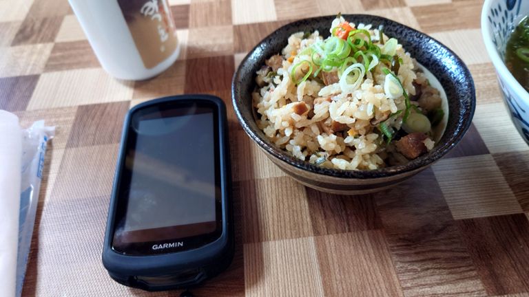 ミニジューシーメのセットを注文♪ やんばるそばの塩気が疲れた体に👍