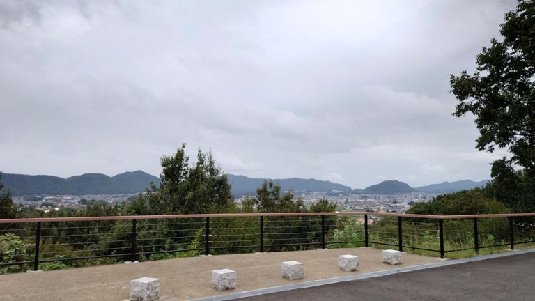 上の公園をちょっと下見 
Go〇gle Mapの写真にあるような火気厳禁の看板は見当たらなかったけど、