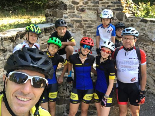 U oltáře kostela zaniklé obce Lučina