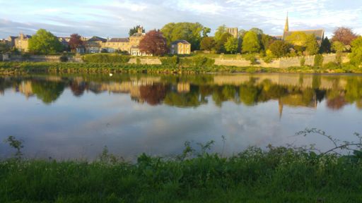 Ednam House Hotel & St. Andrew's kirk.
