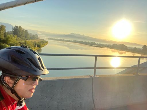 Pitt River feels a bit dreamy with steam fog in the morning.