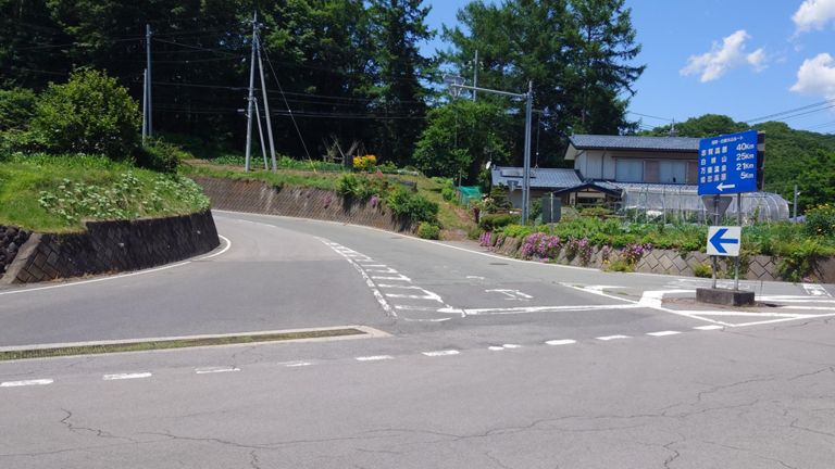この道を自転車で走れたら面白いルートができるんだけどなぁ...