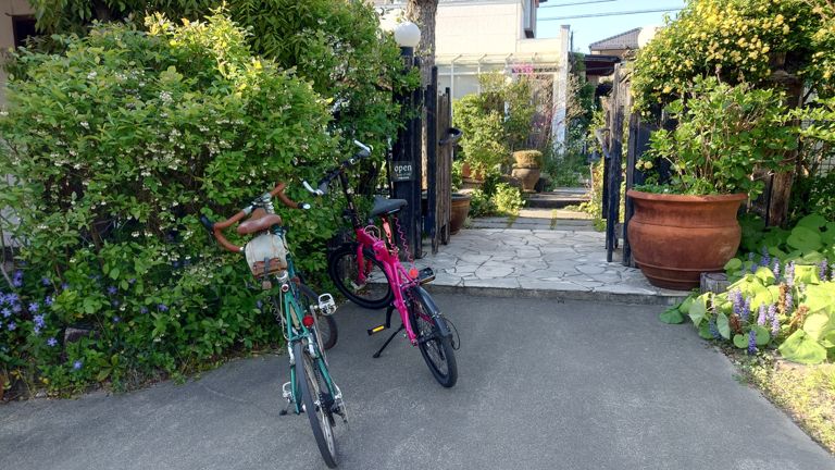 帰りに寄ったルーラルカフェ、見た目が普通の家なのでこの周りをグルグル回った...😅