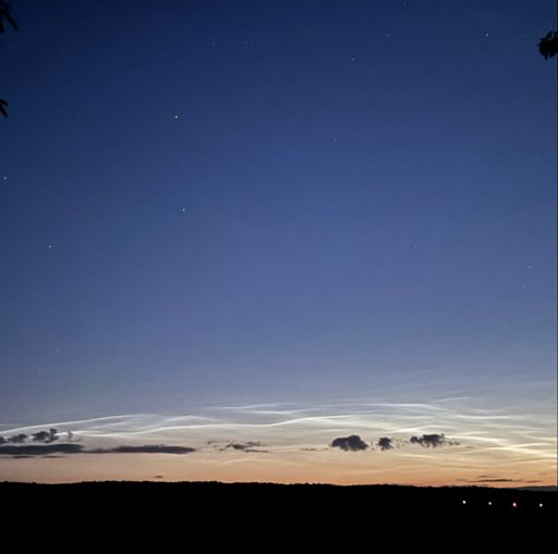 Zum wach werden leuchtende Nachtwolken ❤️