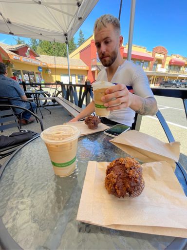 drumroaster ran out of cinnamon brioches so we had to settle for chunky munky muffins