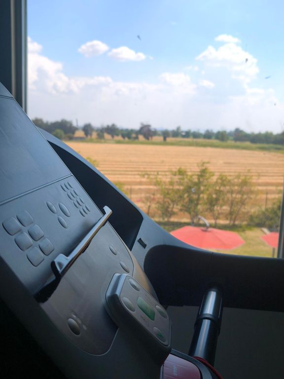 Reventándome para dormir en el avión 3parte