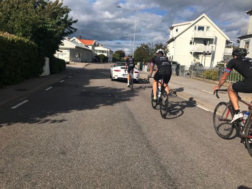 Nästa gång skulle Filip fixa en Ferrari😂