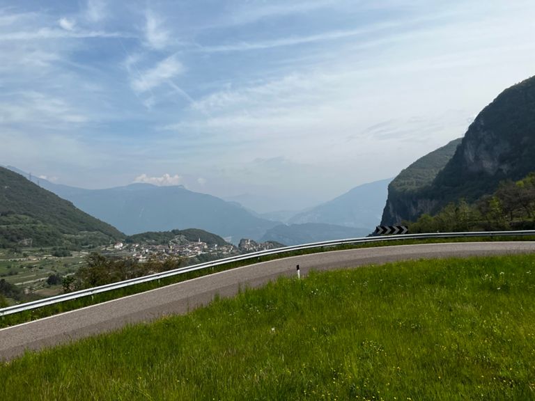 Cima monte brento con percorso ad anello padaro san giovanni al monte