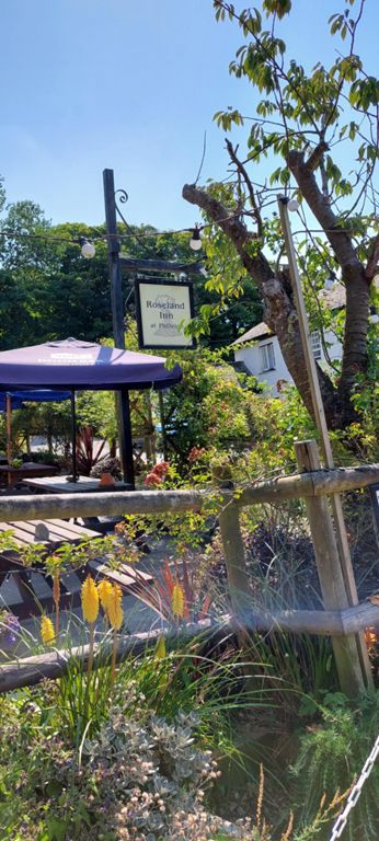 Roseland Inn next door to Philleigh Way Cookery School