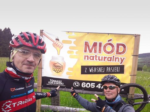 tel. 605 478 882, jeszcze bym zmienił na: mistrz pszczelarski i kolarski