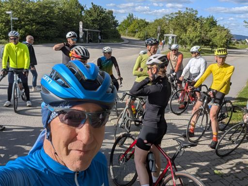 Neuer Helm (Giro Aries Spherical MIPS) - fällt aber kaum auf, da fast identische Farbe wie der alte.