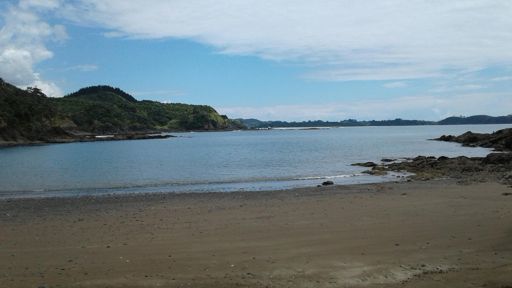 Towards Whananaki from Sheltered Bay.