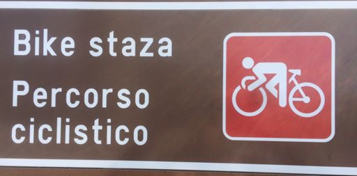 Ma che sport sta facendo questo?? 😂😂