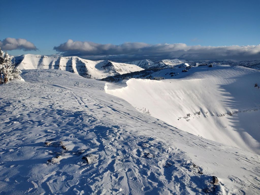 Double-click to expand Morning Backcountry Ski — photo 4