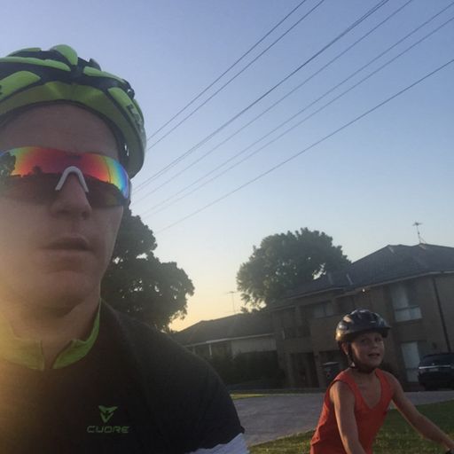 iPhone 6 Plus sucks to take selfies while riding ??