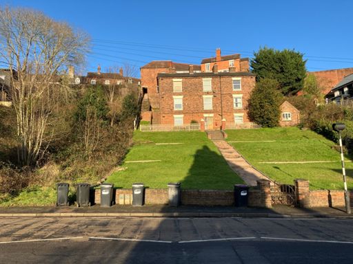 Who lives in a house like this??