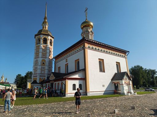 Та самая церковь как пряничная на вид