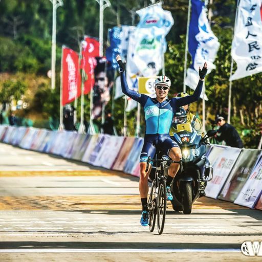 Clipped off 1.5 to go. Rory raping sprint behind 👌