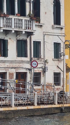 Schade, aber richtig. Es gibt viel zu viel Verrückte!