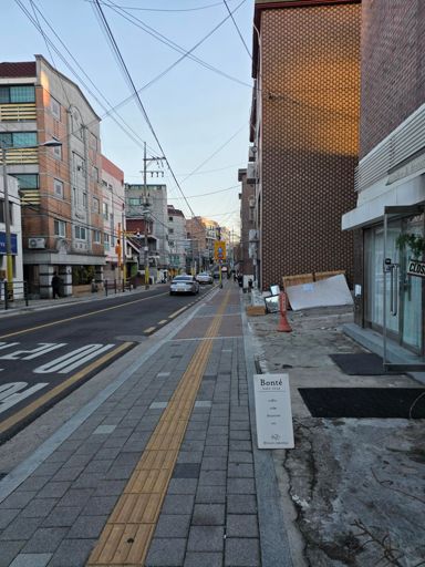 In the event that you would prefer some financier with your coffee and scone.