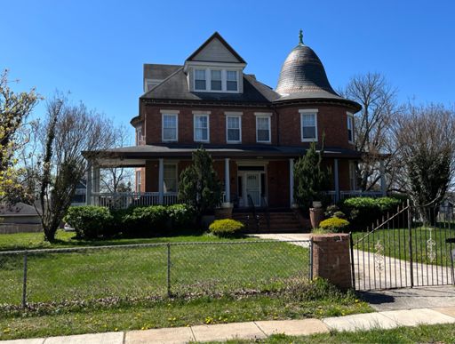 A neighborhood full of houses like these in an area I didn’t expect.