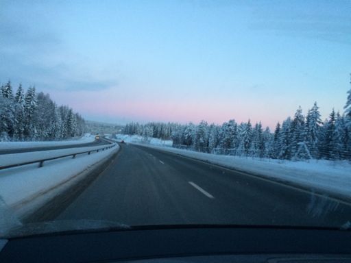 Lite trafikk på E6 mot Mjøsa tidlig lørdag morgen.