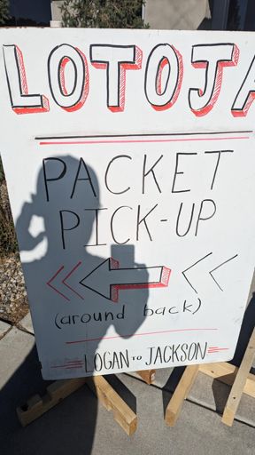 Homemade sign to point everyone toward the back of the building