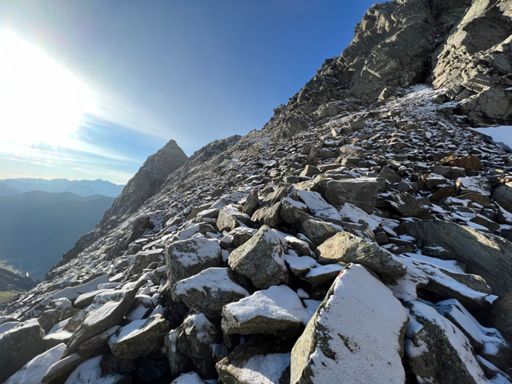 Der Neuschnee oberhalb der Insbruckerhütte ist noch unverspurt
 
