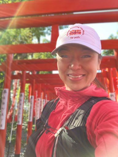 At Ogaki Hachiman Shrine at the start. Fresh morning