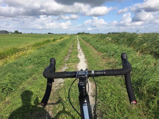 Het ‘fietspad’ naar Hallum.... 😵🤨