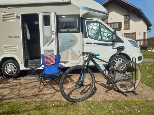 Fahrerlager beim Schwippschwager im Garten  😍