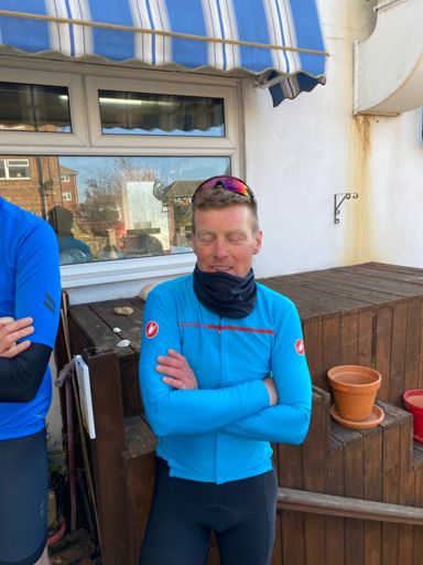 Adam... lot of arm folding in this queue.... skinny boys feel the cold 🥶 more 😂😂😂