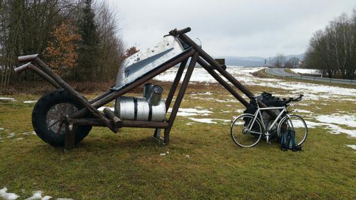 Mein Fahrrad ist zwar klein, aber es fährt wenigstens.