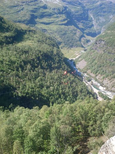 Heftig zip line,men motvind så bare 86 km/h