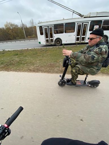 Я говорю: улыбнитесь!
Он отвечает: смотри вперед бл@дь, а то пизд@нешься!😆
