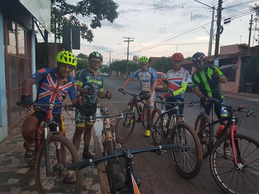 Faltou o Bruninho na foto