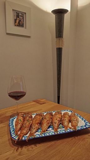 Salmonetes a la plancha con vino tinto de cosecha propia 🍷 //  Grilled red mullet with homemade red wine 🍷