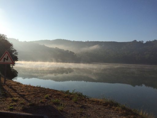 Brumes sur le lac de Carcès