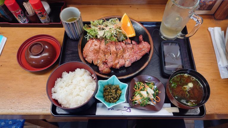 今日は生姜焼き定食を注文♪