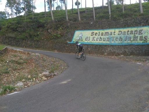 1 KM before finish..