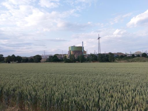 Kletterwand an der Mülldeponie Wicker von Hochheim aus gesehen. Die mit dem besonderen Duft :-D