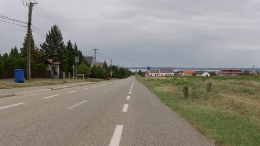 Elég vacak időben indultam, szinte fáztam.  Lukó, meg Somogyi Geri szerette volna ezt, nap sehol, 20 fok talán ha volt.