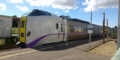 川端駅ですれ違い待ち