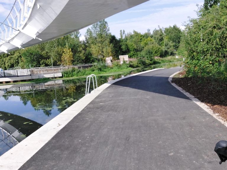 Beautiful new surface on which we join NCN 754 route linking Glasgow and Edinburgh.   https://www.sustrans.org.uk/find-other-routes/the-union-and-forth-clyde-canals