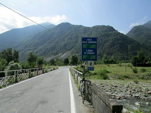 Einstieg in Col de la Lombarde (ital. Seite)