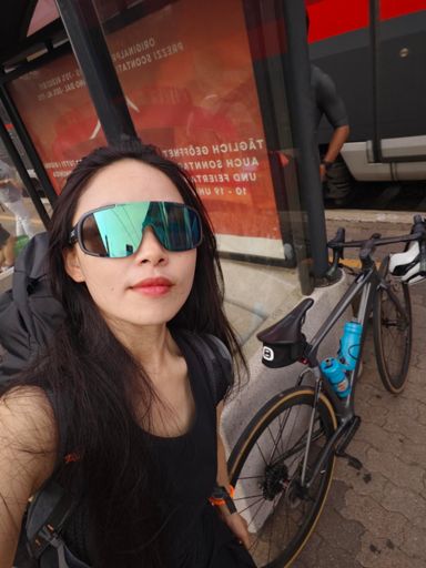 背着和我一样重的背包放坡真稳啊